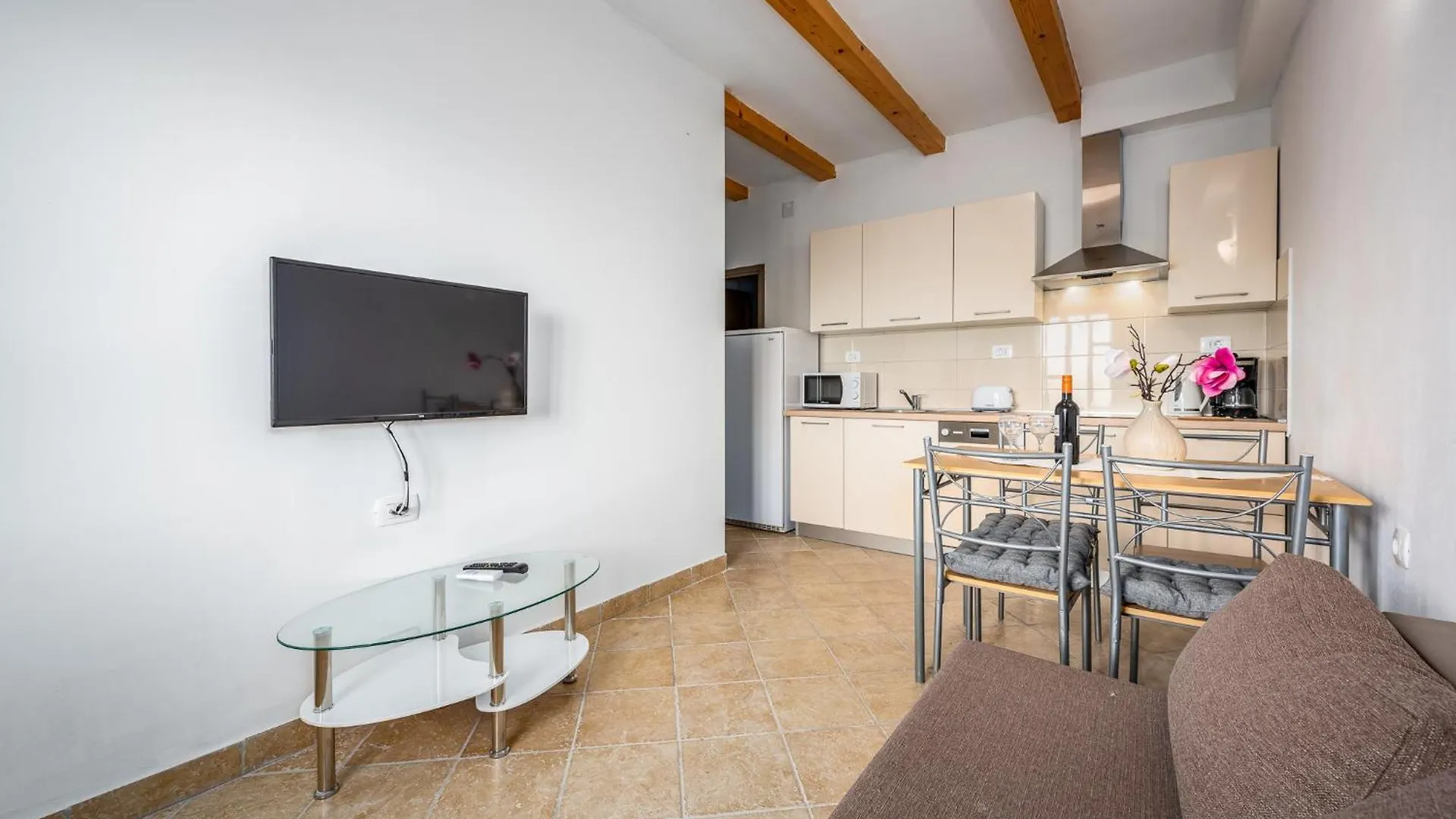 Apartment Drenje 3 0*, Дрене