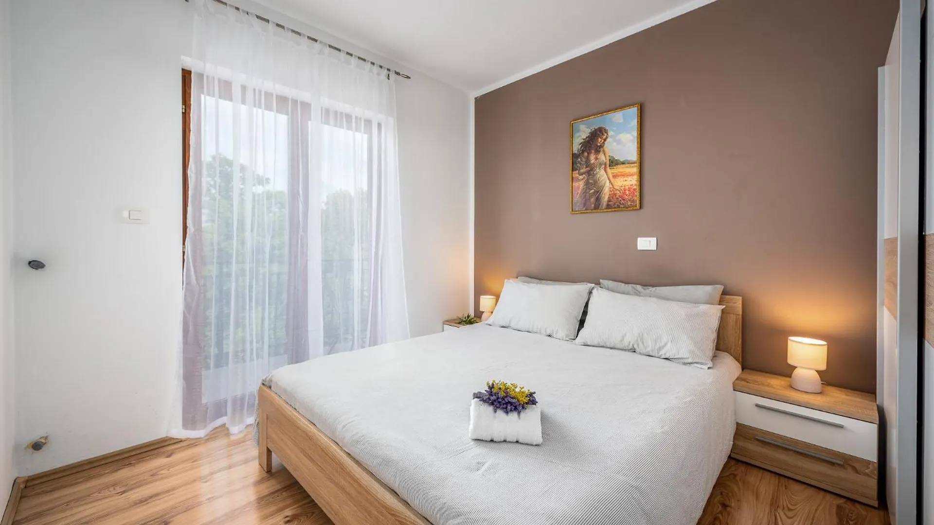 Apartment Drenje 3 0*, Дрене